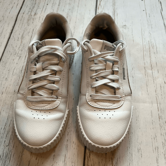 Puma  Carina white casual low top lace up sneakers Women’s Size 7 - Picture 3 of 10
